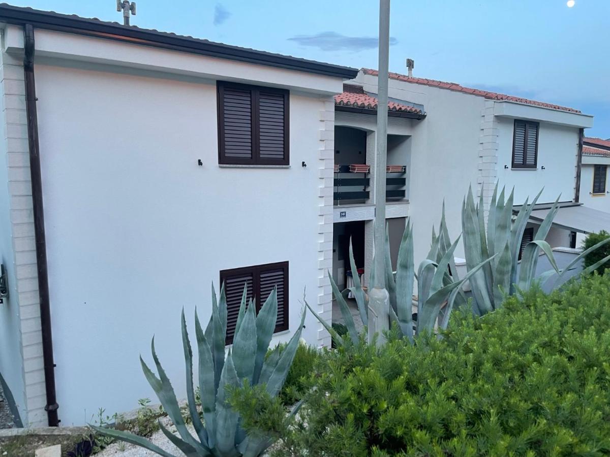 Residence4A-Appartamento Bianco Ровини Екстериор снимка