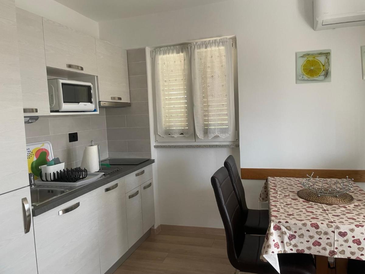Residence4A-Appartamento Bianco Ровини Екстериор снимка
