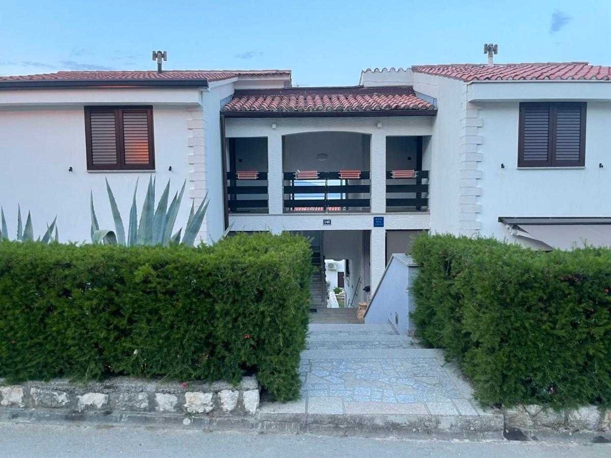 Residence4A-Appartamento Bianco Ровини Екстериор снимка
